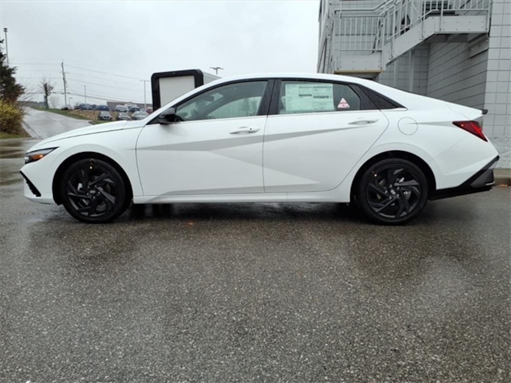 New 2026 Hyundai Elantra SEL Sport Premium Sedan