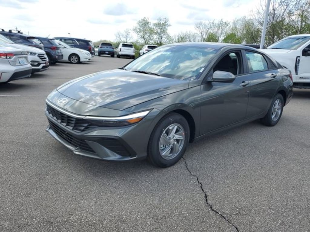 New 2026 Hyundai Elantra SE Sedan