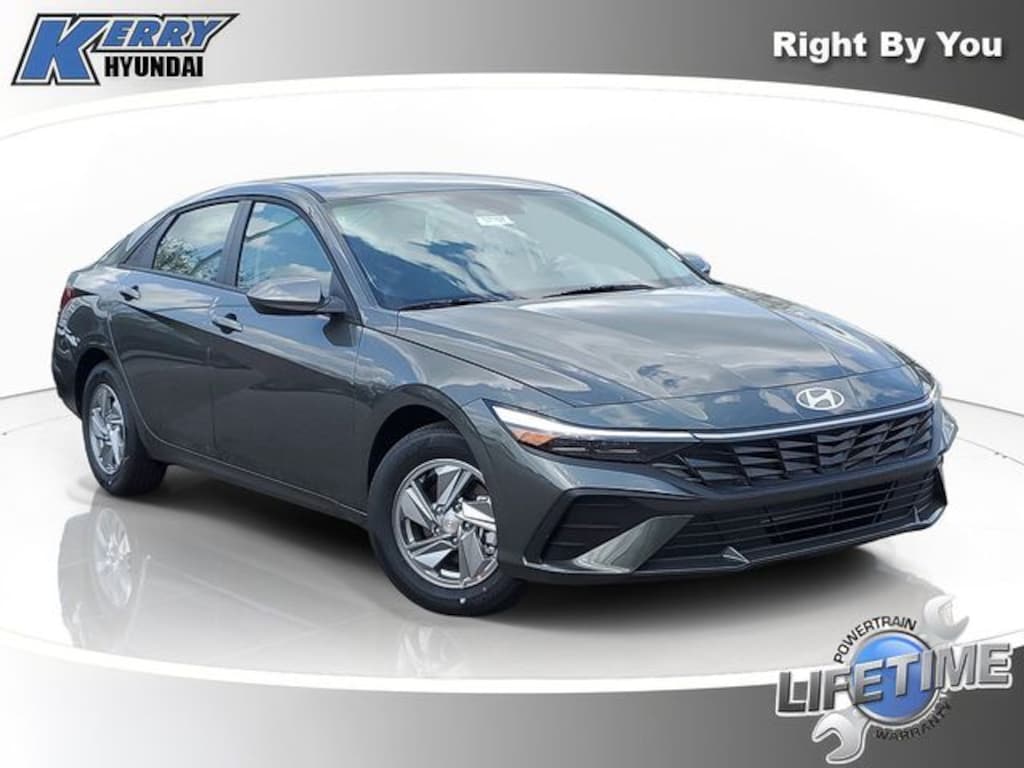 New 2026 Hyundai Elantra SE Sedan