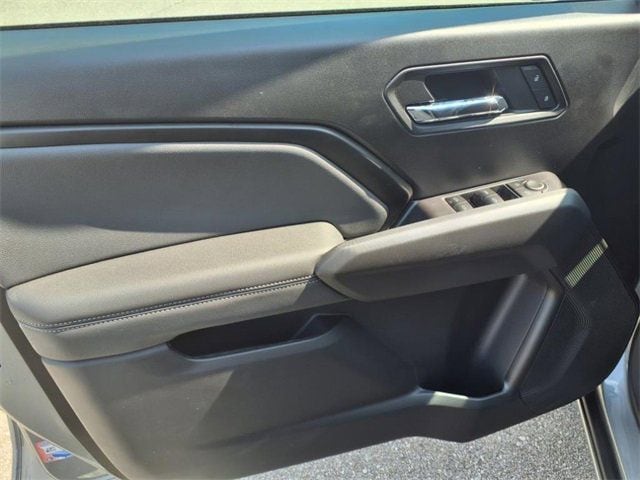 2025 Chevrolet Colorado LT - Photo 10