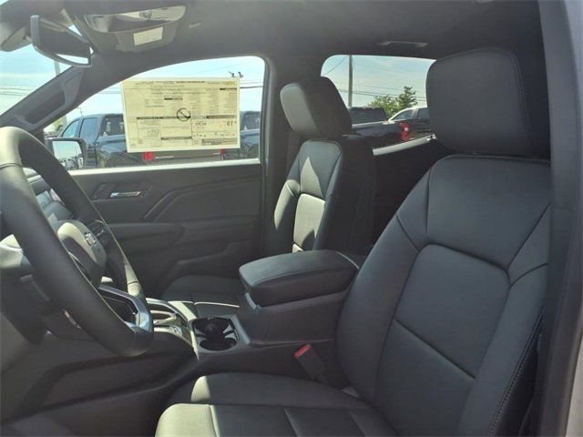 2025 Chevrolet Colorado LT - Photo 9