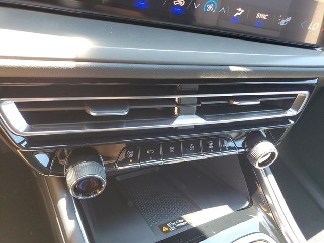 2027 Chevrolet Traverse LT - Photo 26