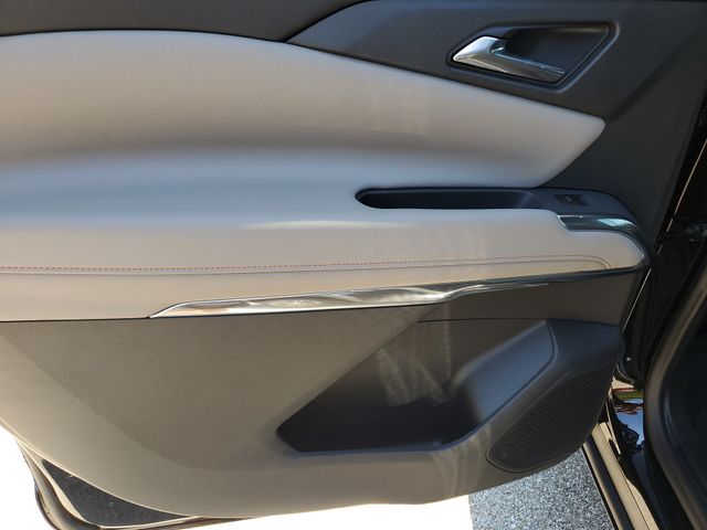 2027 Chevrolet Traverse LT - Photo 14