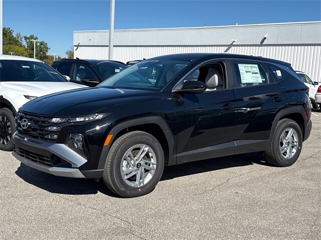 2025 Hyundai Tucson SE photo 2