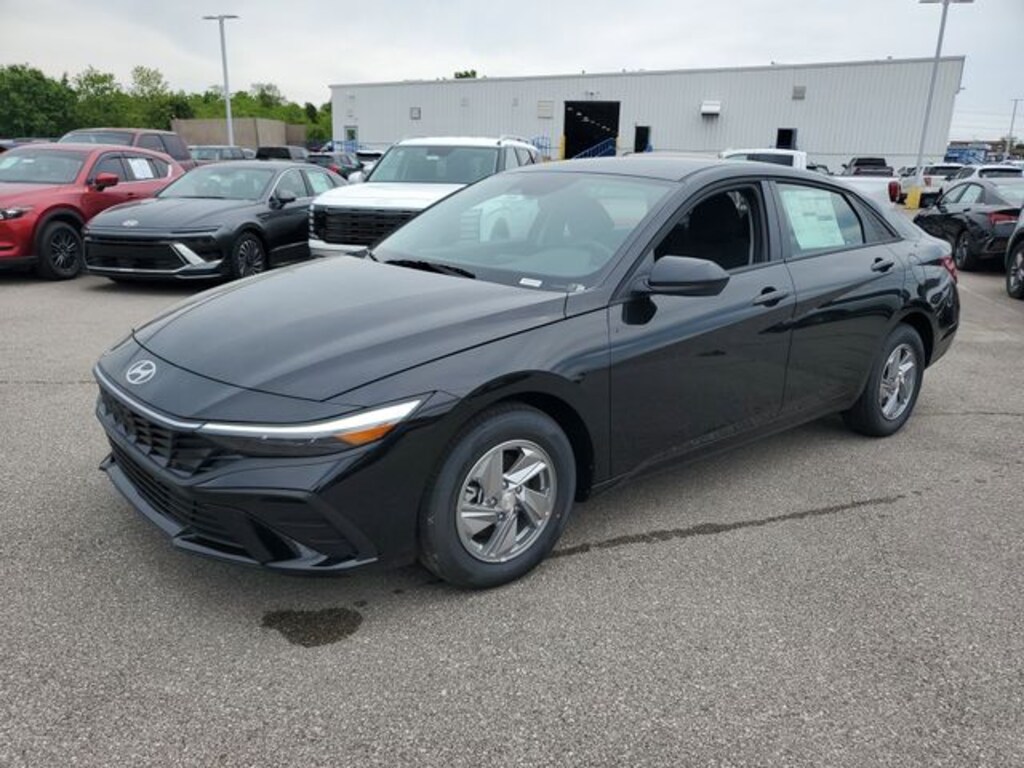 New 2026 Hyundai Elantra SE Sedan