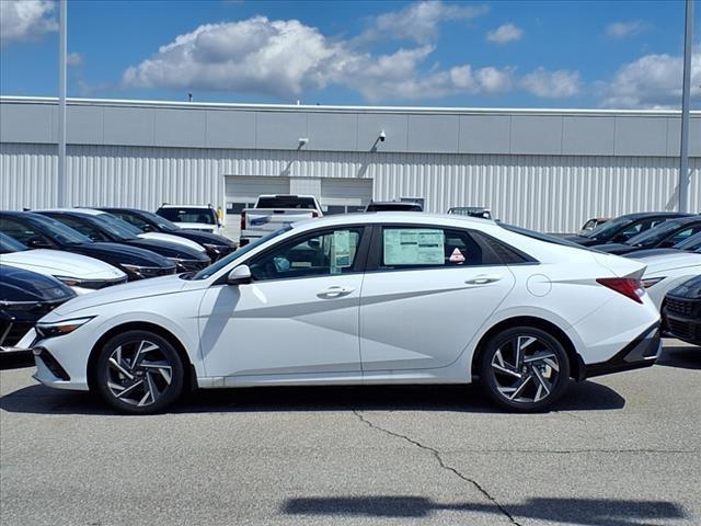 2025 Hyundai Elantra SEL Convenience photo 2