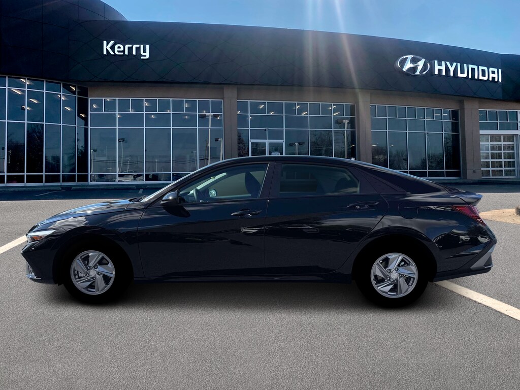 New 2026 Hyundai Elantra SE Sedan