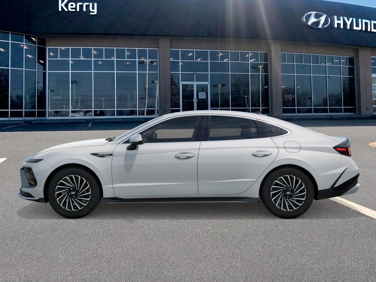 2026 Hyundai Sonata Hybrid SEL photo 2