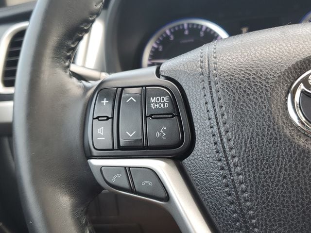 2017 Toyota Highlander SE - Photo 23