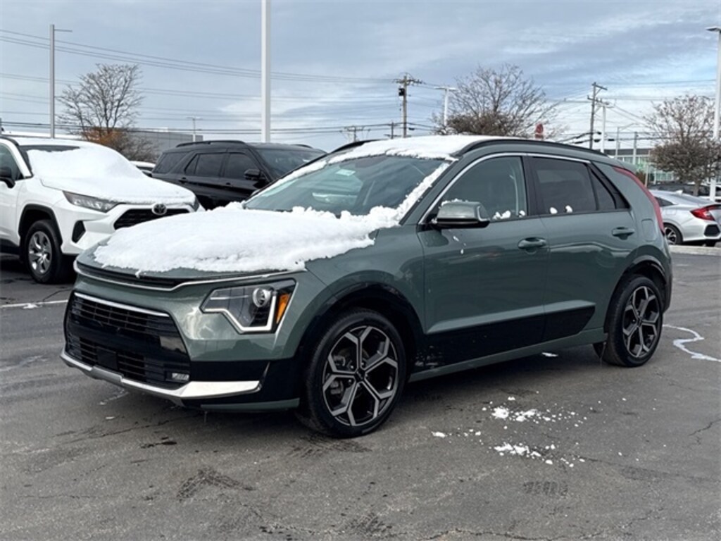 Used 2024 Kia Niro EX Touring SUV