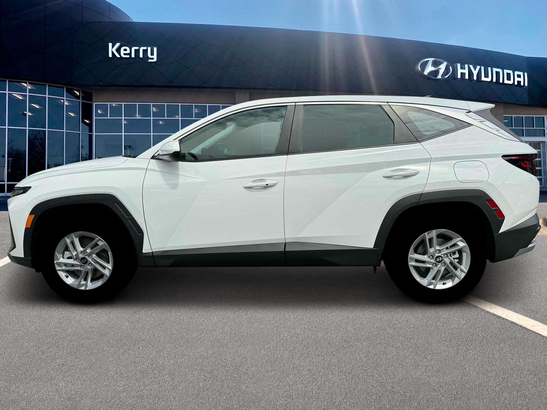 2026 Hyundai Tucson SE photo 2