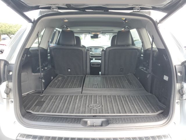 2017 Toyota Highlander SE - Photo 9