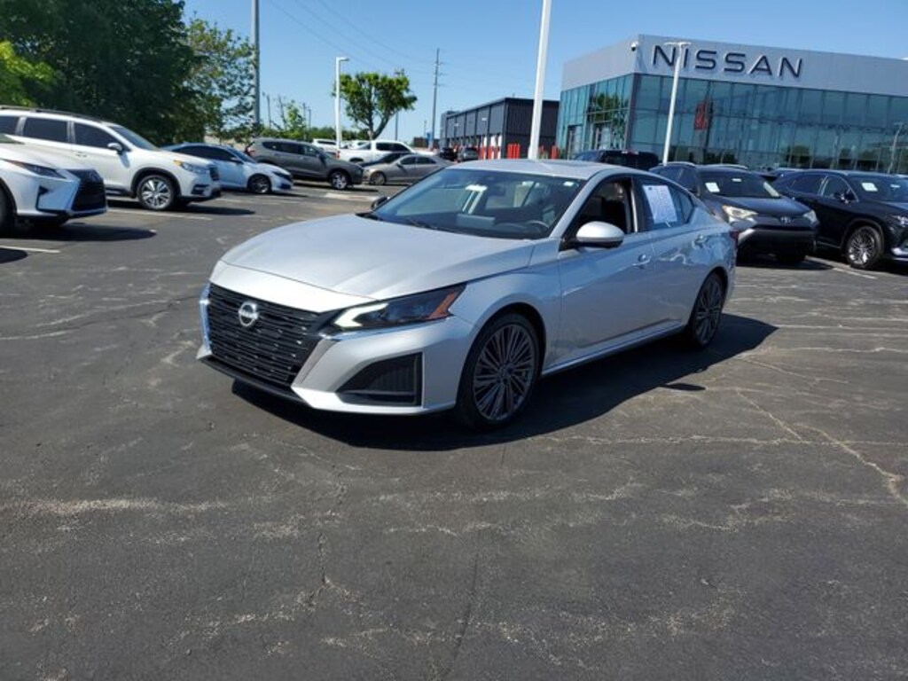 Used 2023 Nissan Altima 2.5 SL Sedan