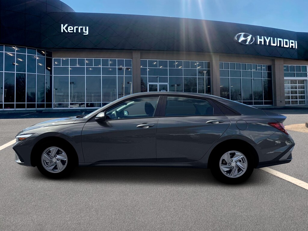 New 2026 Hyundai Elantra SE Sedan