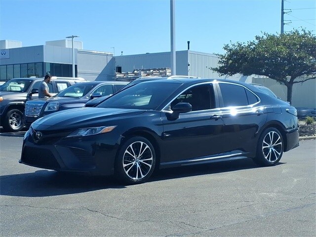 2018 Toyota Camry L photo 2