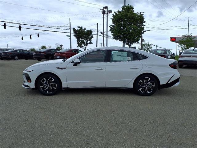 2025 Hyundai Sonata SEL photo 3