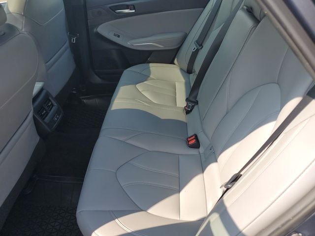 2021 Toyota Avalon XLE - Photo 12