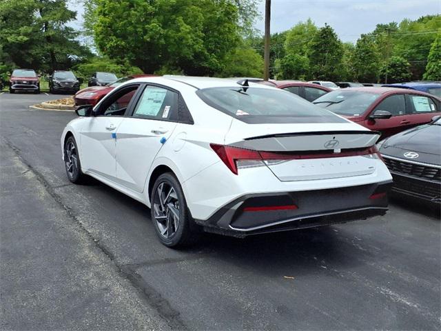 2025 Hyundai Elantra Hybrid SEL Sport photo 4