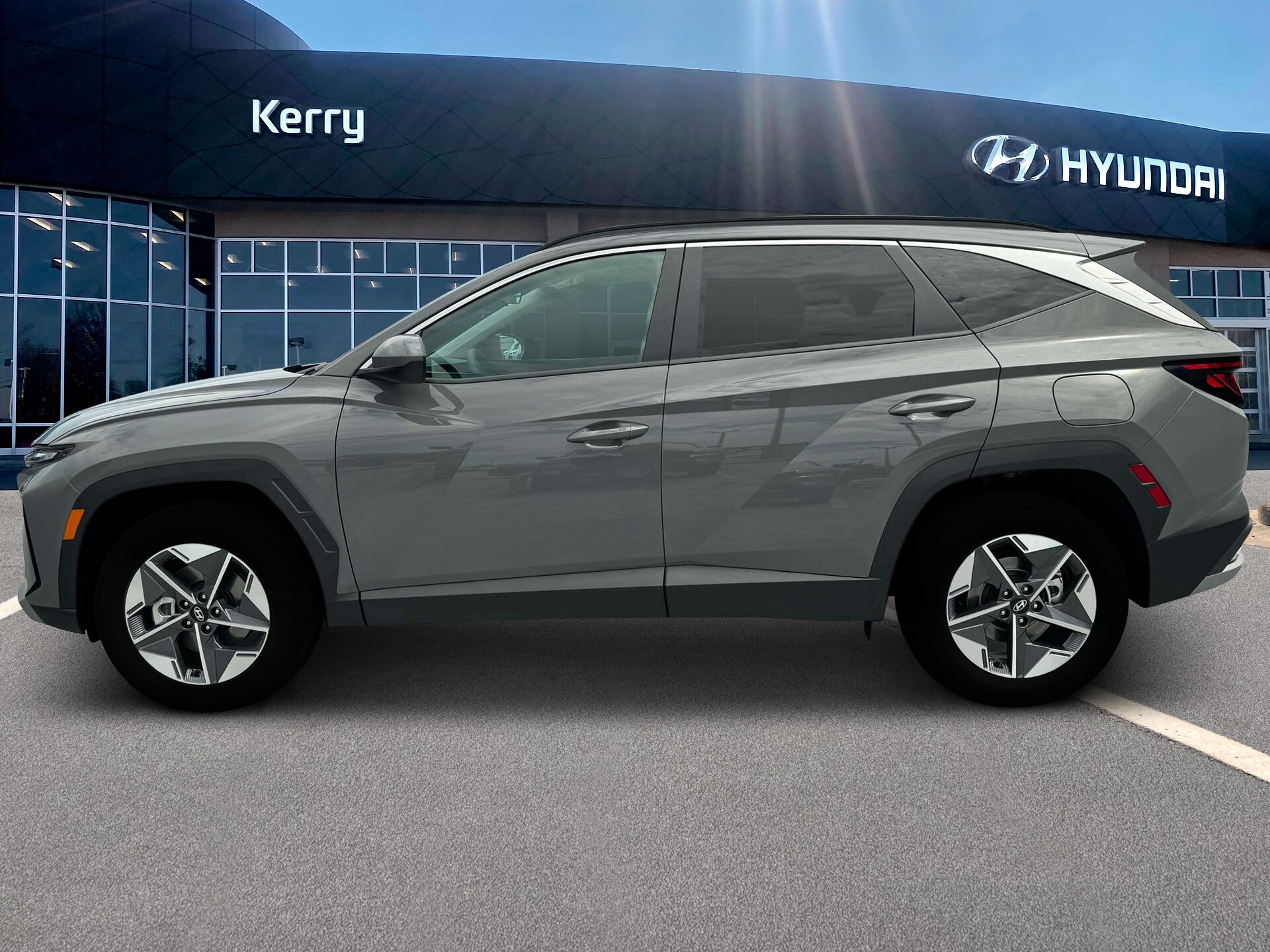 2026 Hyundai Tucson SEL photo 2