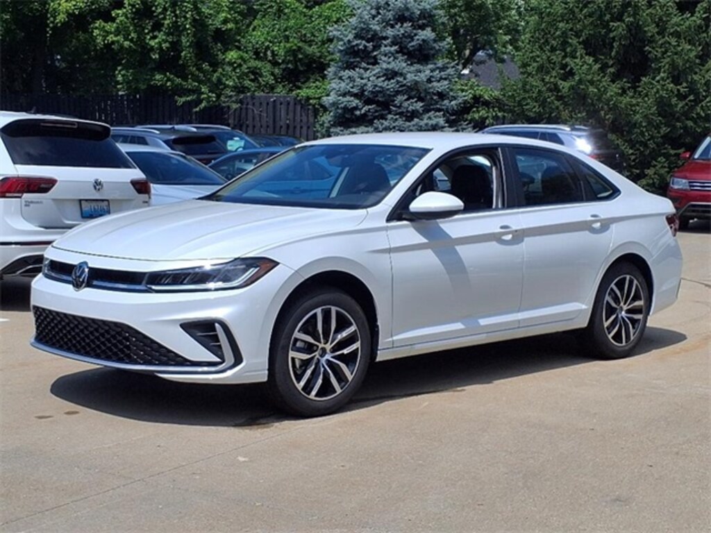 New 2025 Volkswagen Jetta 1.5T SE Sedan