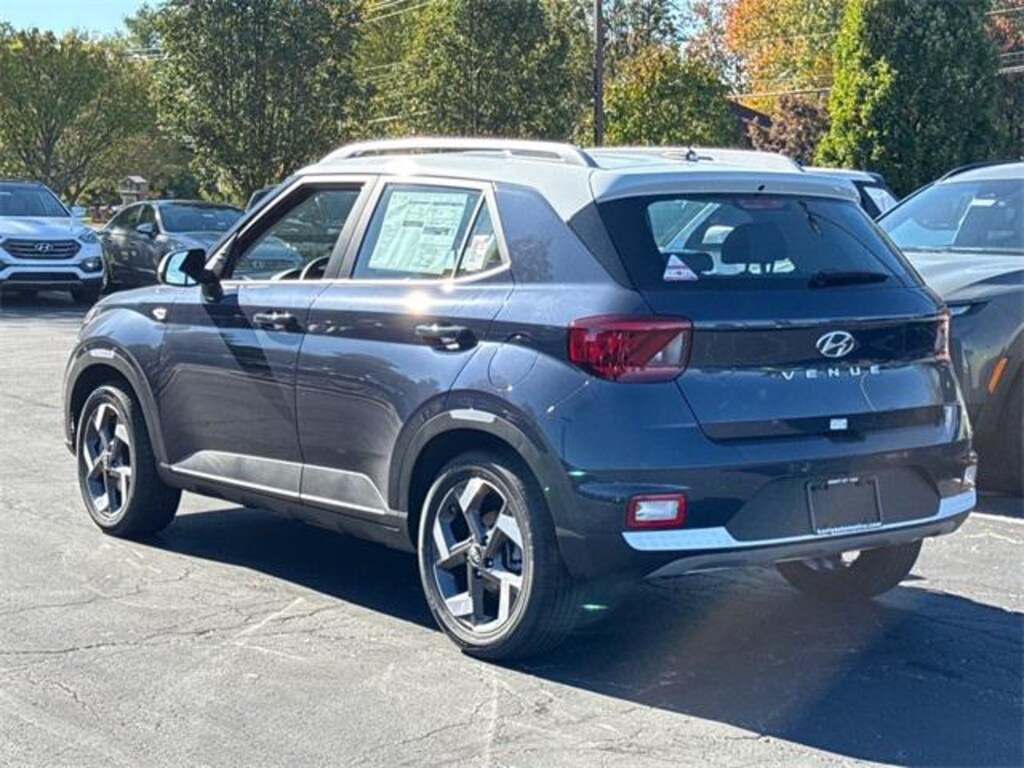 New 2026 Hyundai Venue SEL SUV
