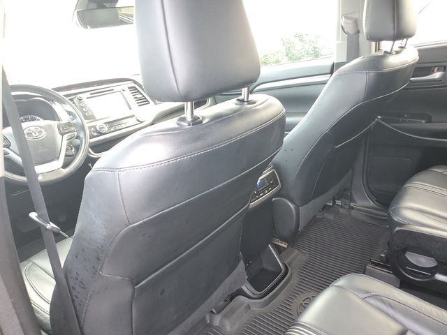 2017 Toyota Highlander SE - Photo 14