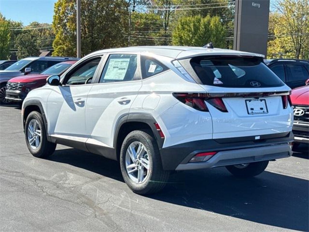 New 2026 Hyundai Tucson SE AWD SUV