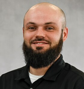 Staff member Robin Ely from ID_28d957