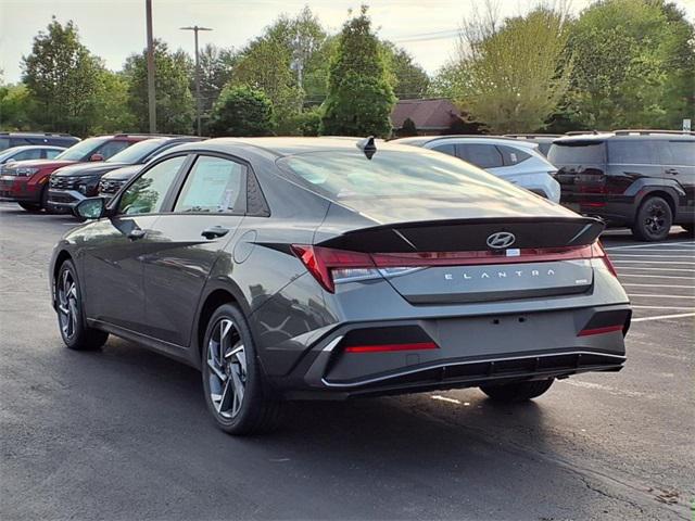 2025 Hyundai Elantra Hybrid SEL Sport photo 3
