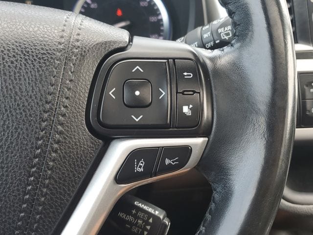 2017 Toyota Highlander SE - Photo 24