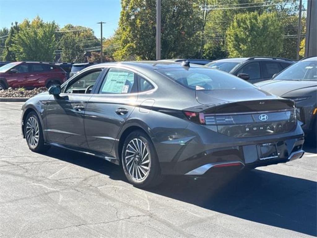 New 2026 Hyundai Sonata Hybrid Limited Sedan