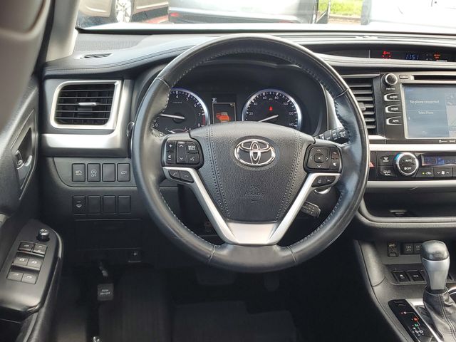 2017 Toyota Highlander SE - Photo 12