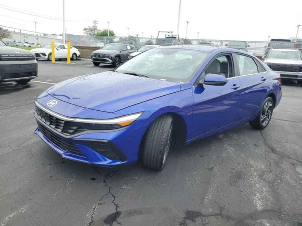 Certified 2025 Hyundai Elantra Limited Sedan