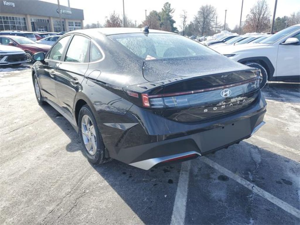 New 2026 Hyundai Sonata SE Sedan