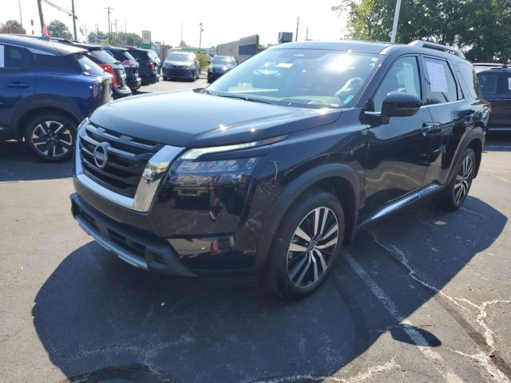 Certified 2025 Nissan Pathfinder Platinum SUV