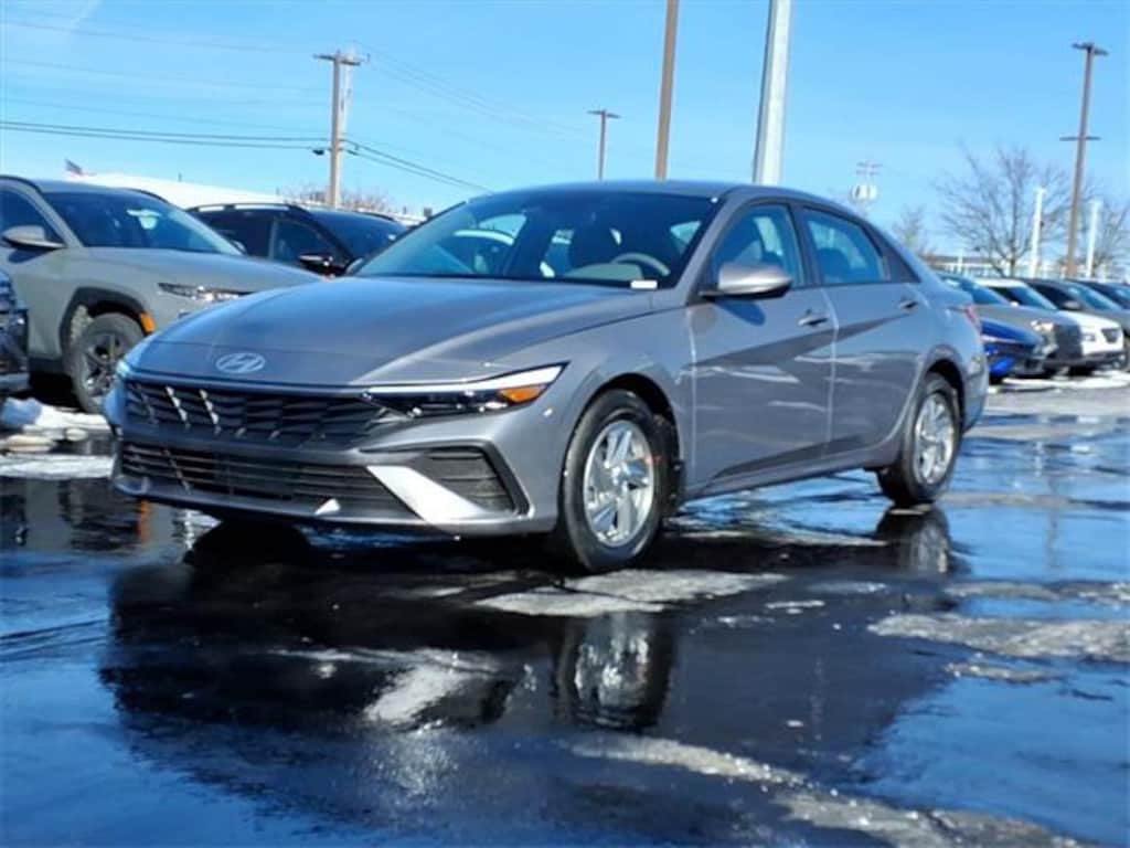 New 2026 Hyundai Elantra SE Sedan