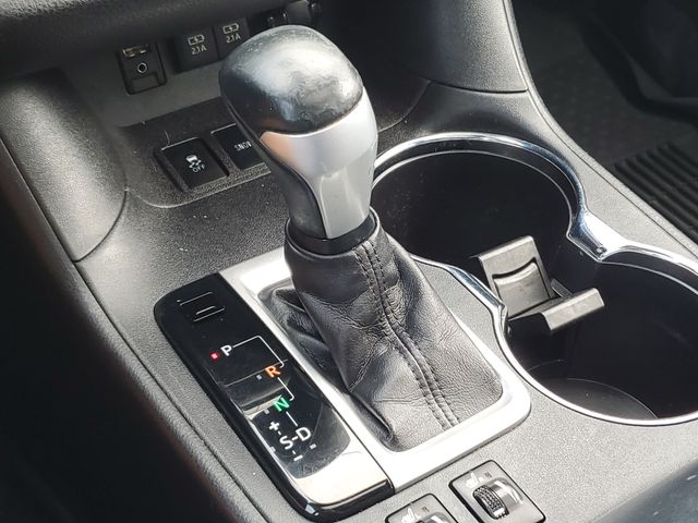 2017 Toyota Highlander SE - Photo 32