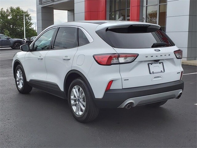 2020 Ford Escape SE photo 3