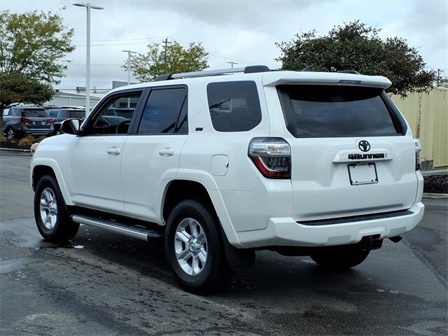 2022 Toyota 4Runner SR5 photo 3