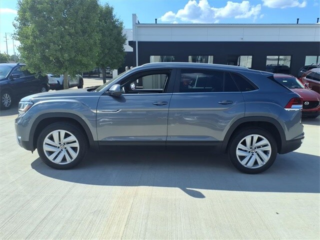2022 Volkswagen Atlas Cross Sport V6 SE Technology photo 3