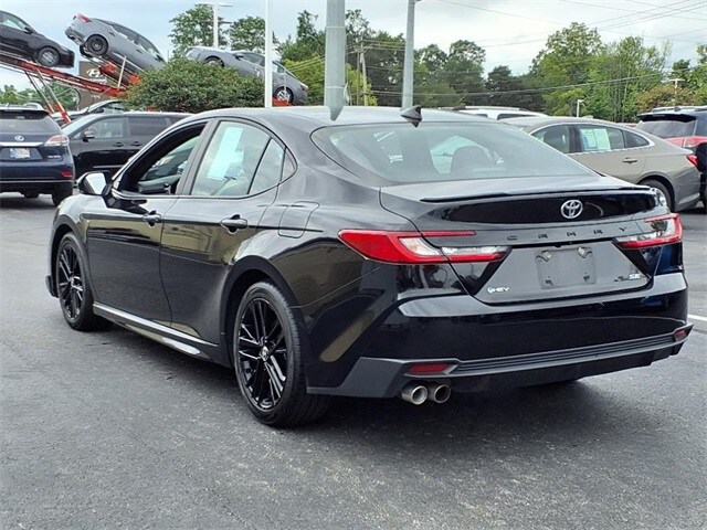 2025 Toyota Camry SE photo 4