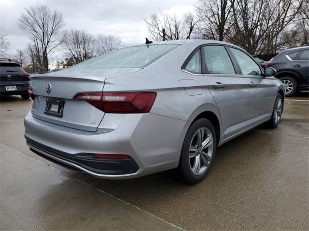 Used 2024 Volkswagen Jetta 1.5T SE Sedan