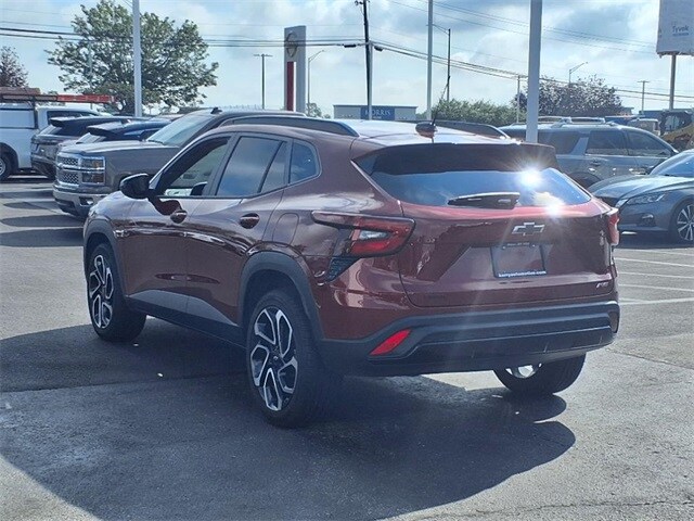 2025 Chevrolet Trax photo 3
