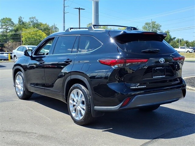 2023 Toyota Highlander Limited photo 3