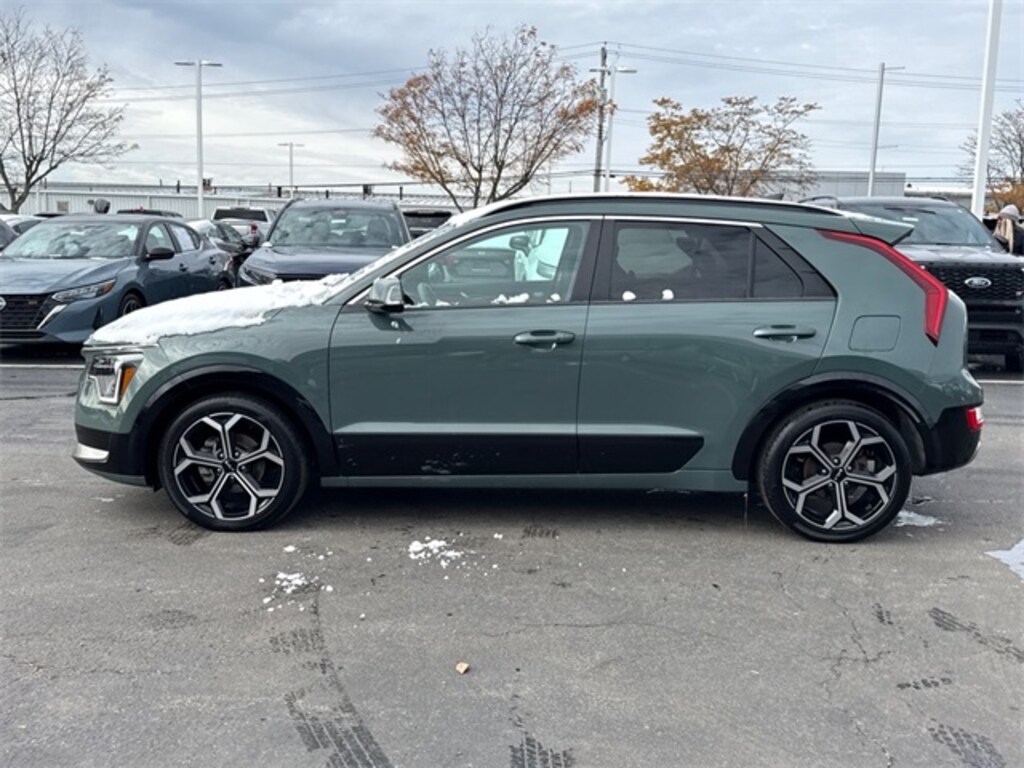 Used 2024 Kia Niro EX Touring SUV