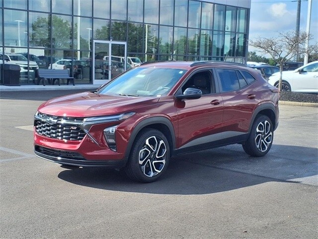 2025 Chevrolet Trax photo 2