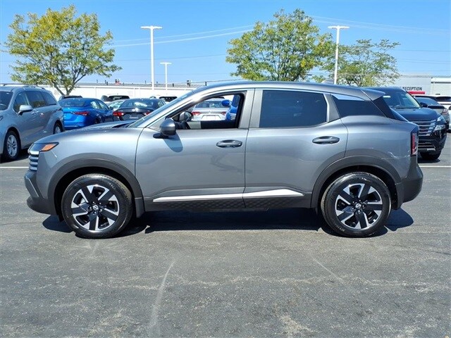 2025 Nissan Kicks SV photo 2