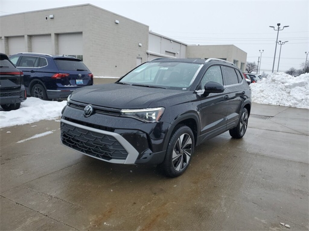 Used 2025 Volkswagen Taos 1.5T SE SUV