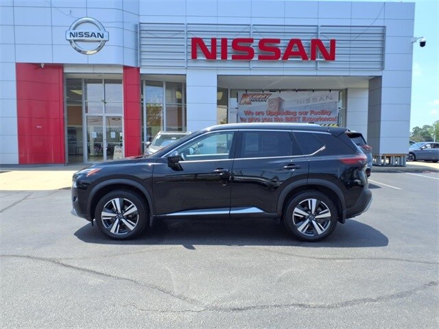 2023 Nissan Rogue Platinum photo 3