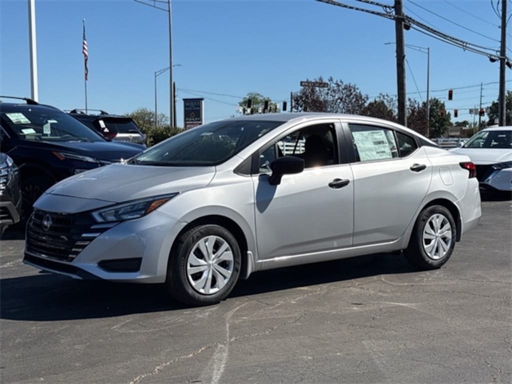 New 2025 Nissan Versa 1.6 S Sedan